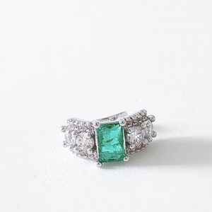 Piercing Fake Quadradinho Esmeralda Rutilado Cravejado Banhado em Ródio Branco(Compra válida somente para promoção de mimos)