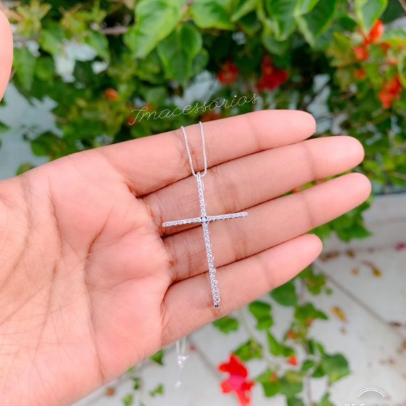 Colar Crucifixo Palito em Ródio Branco