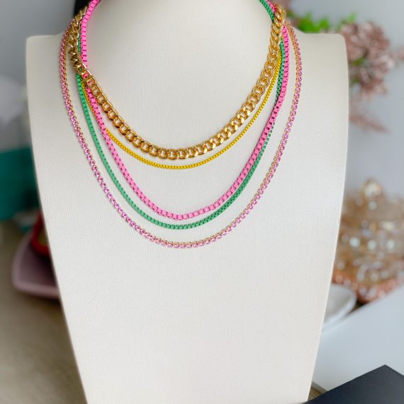Colar Veneziana Rosa Neon Quadradinha Esmaltada Banhado em Ouro