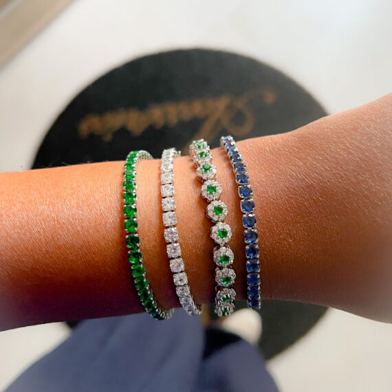 Pulseira Riviera Trabalhada Cravejada Esmeralda Banhado em Ródio Branco