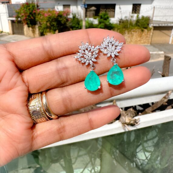 Brinco Flowers Gota Esmeralda Colombiana Fusion Banhado em Rodio Branco