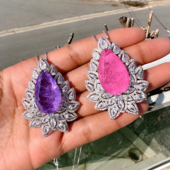 Colar Gota Pink Barbie Fusion com Gotas cascata Cristal Banhado em Ródio Branco