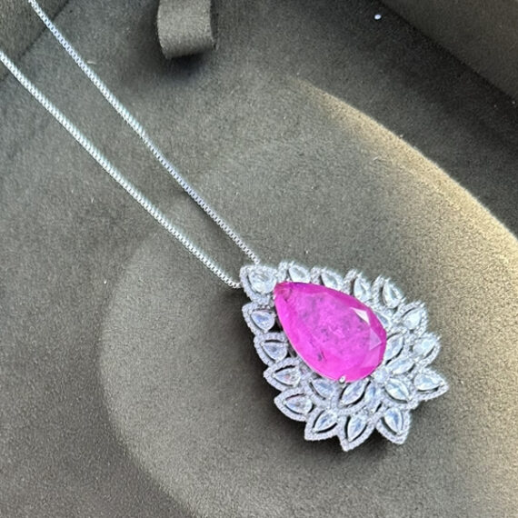 Colar Gota Pink Barbie Fusion com Gotas cascata Cristal Banhado em Ródio Branco