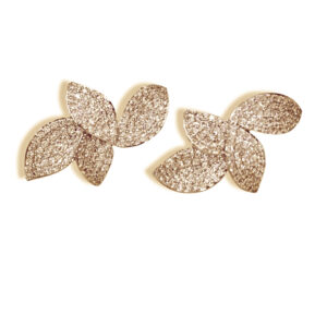 Brinco Cravejado Pétalas Coleção Arcos Banhado em Ouro