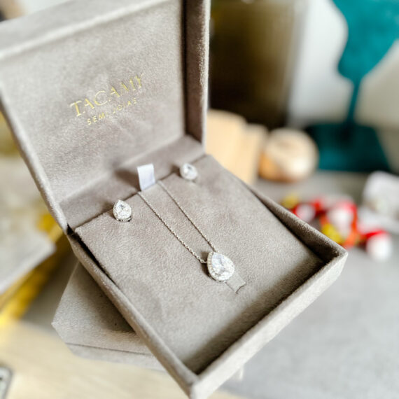 Colar Gota Cristal New Cravejado em Ródio Branco