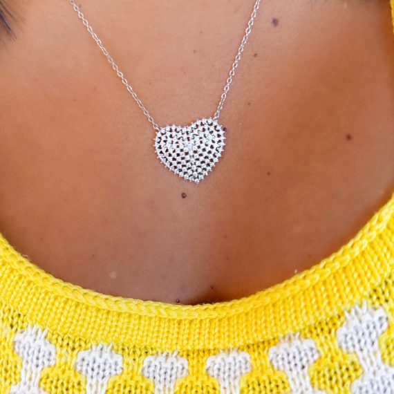 Colar Coração Vazado Cravado Banhado em Ródio Branco