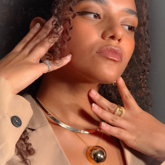 Colar Choker Lisa achatada Banhado em Ouro