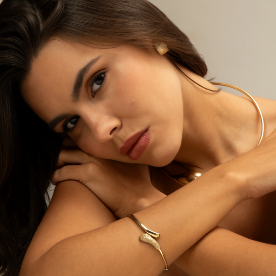 Bracelete Gota Cravejada e Lisa Banhado em Ouro