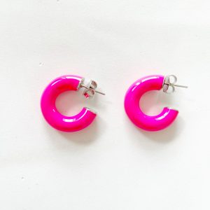 Argola Pink Tubo Resinado Banhado em Ródio Branco