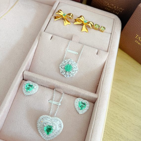 Conjunto Pizza Coração Cravação Tripla Esmeralda Menta Cristal Banhado em Ródio Branco